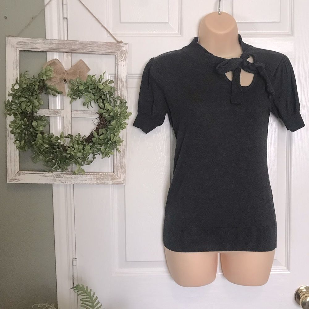 Cute sweater top M